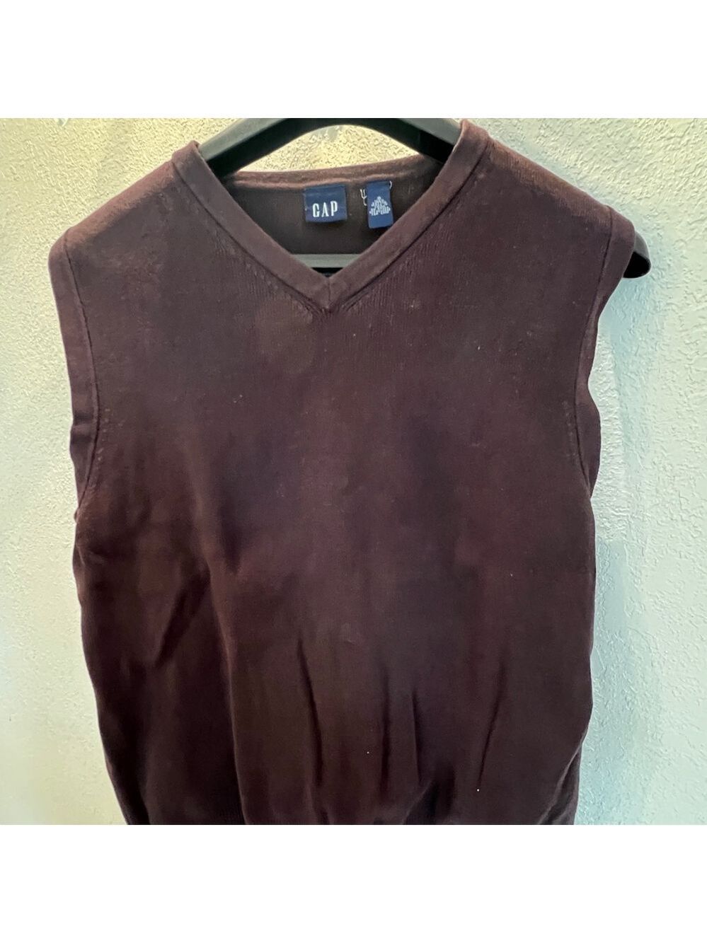 GAP Men's Dark Brown V-Neck Sweater Vest